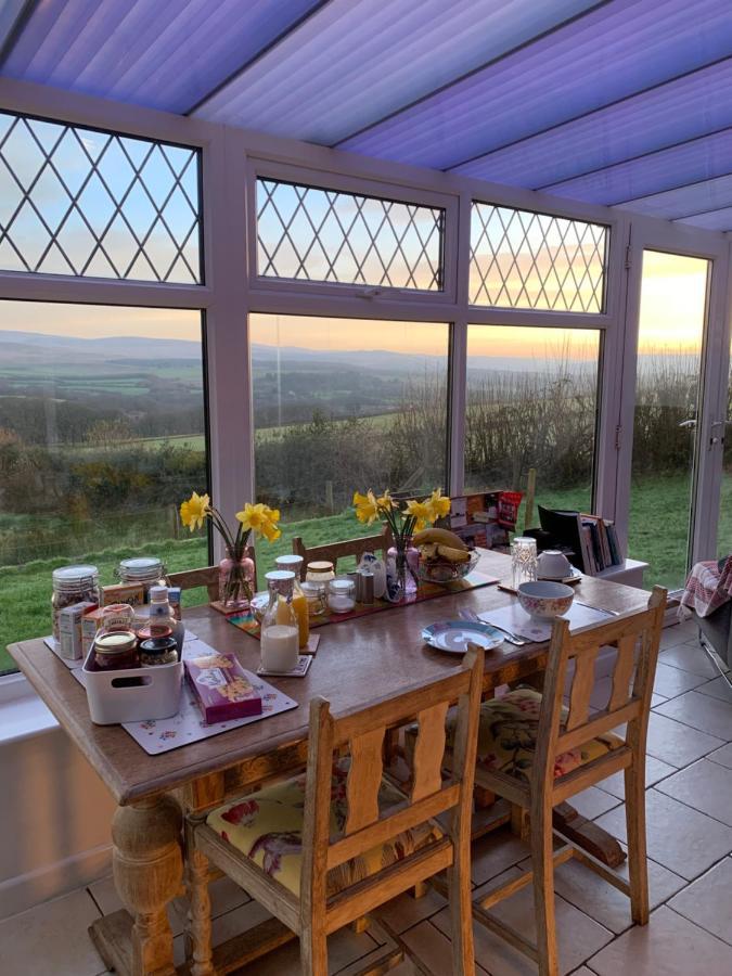 Cwtch Farm Bed & Breakfast Ystalyfera Exterior foto