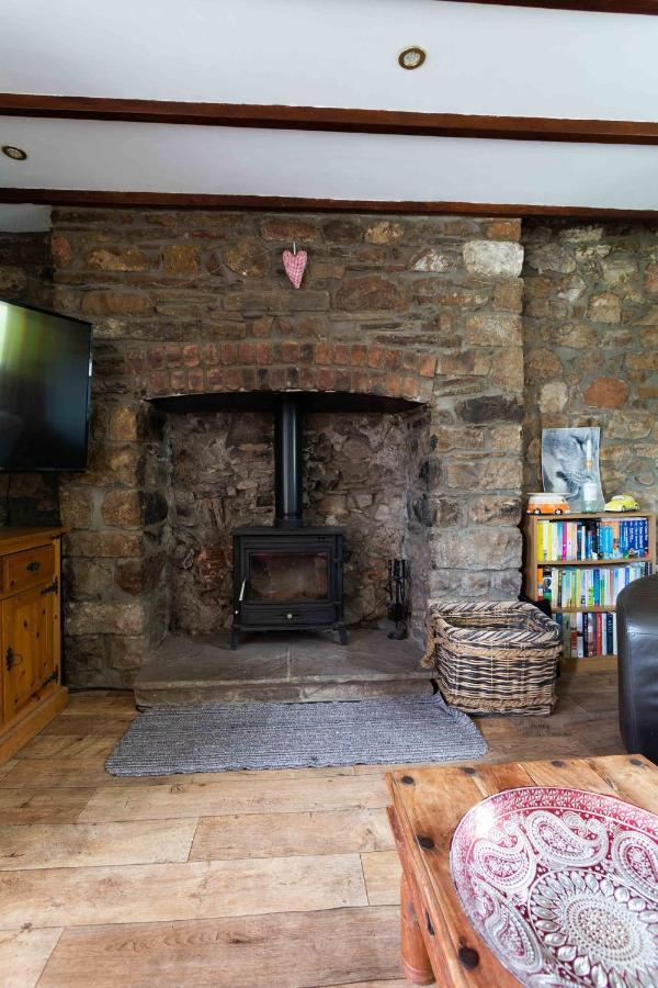 Cwtch Farm Bed & Breakfast Ystalyfera Exterior foto