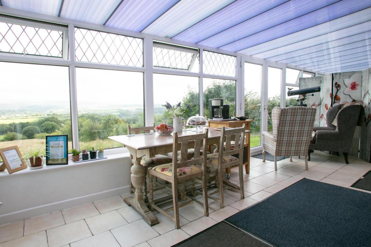 Cwtch Farm Bed & Breakfast Ystalyfera Exterior foto
